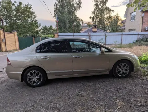 Honda civic 2008 года, коробка автомат 1.8 140 л/с пробег: 241000 я 4 владелец 2 ключа, сервисная кн... - фотография