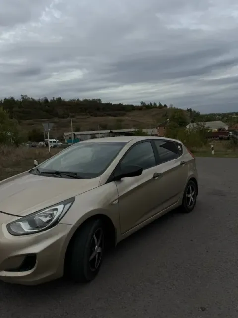 Продам солярис 11год 2 хозяина 2 ключа все работают моргает светит кондиционер работает подогрев зад... - фотография