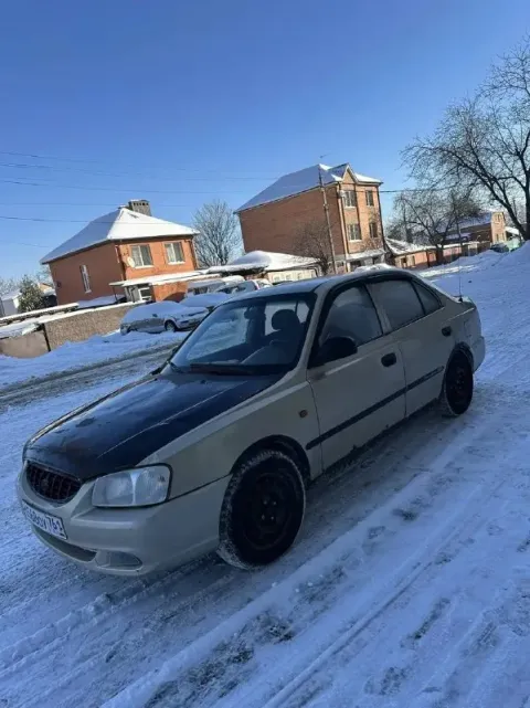 Продаю хендай акцент с кондиционером, гур зимней резина. машина сел поехал, стоит на учете, документ... - фотография