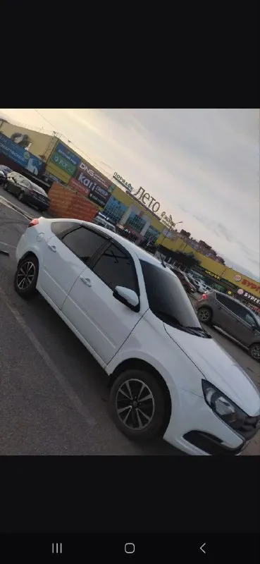 Добрый день. продаётся гранта, конец 2023г, 1 хозяин, ухожена, в такси не была, 49т пробег, сигнализ... - фотография