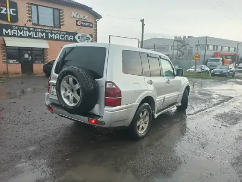 Мицубиси паджеро, 2005гв, 3,5 ат, 200т/км пробега. т-34 на бездорожье и майбах на трассе! максимальн... - фотография