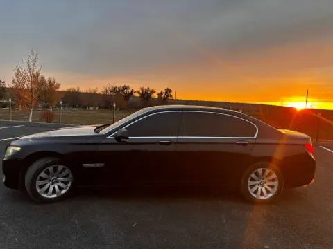 Продам бмв 7 серии. год 2011,машина полностью на ходу, в хорошем состоянии сел поехал, кузов лонг. в... - фотография