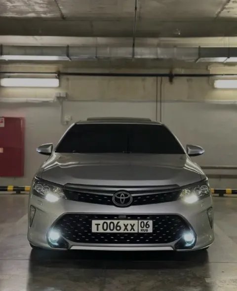 Камри 3.5 2017 года (декабрь) в полной комплектации пробег 137.000км, 2-ой рестайлинг, в редком для... - фотография