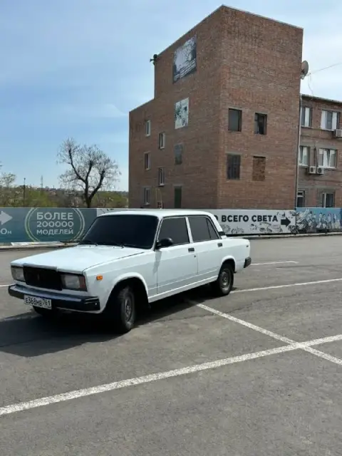 Продается живая 2107. 2005г. Карб.
По машине:
-Авто на учете.
-Вписан в птс газ. Работает!
-Машина в... - фотография