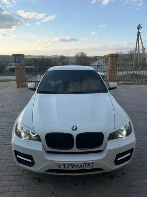 Продаю свой авто bmw x6 3.0d m57 2009 года комплектация проекция ломающиеся сидения черный потолок д... - фотография
