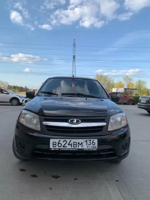 Продаю lada granta, 2014 год, лифтбек. машина в хорошем состоянии: садись и езжай. ничего вкладывать... - фотография