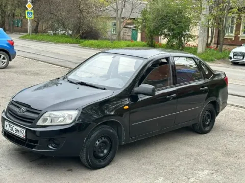 В продаже гранта 2012г. 8 клоп. 3 владельца двигатель, ходовка, коробка - хорошо низа, пороги делали... - фотография