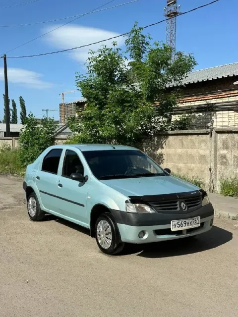 Продаю хороший логан. на газу! с документами кондер заправлен! работает. по мотору все хорошо, не тр... - фотография