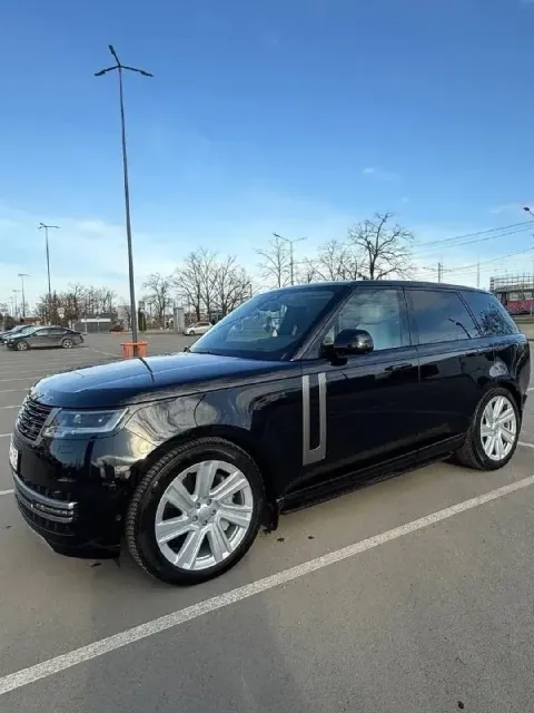 Range rover, 2022 год. 4.4 530 л. с., пробег 24.000 км. цена 17.400.000 руб контакты: 89184650200 - фотография
