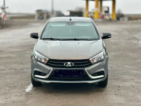 Lada vesta 2022 год мотор 1.6, 16 кл. мкпп пробег 64 т. км. очень хорошее состояние читая и ухоженна... - фотография