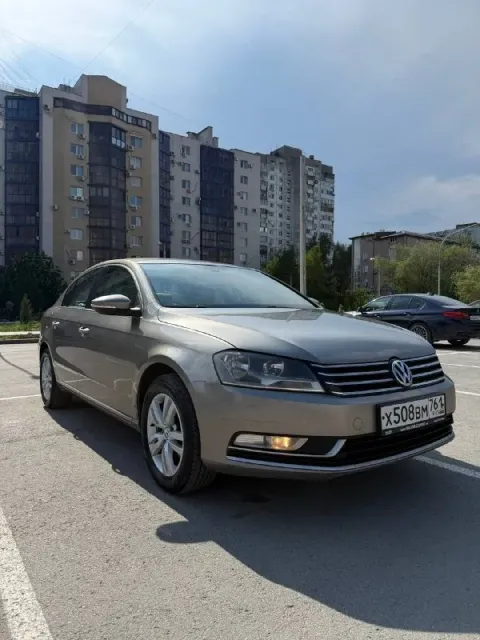 Volkswagen passat b7 2012 1.8 6-ти ступенчатая механика. автомобиль в достойном состоянии, приобрета... - фотография