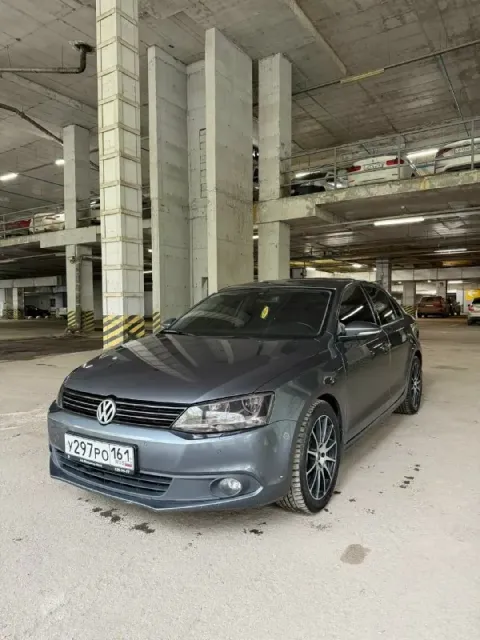 Volkswagen jetta 6 2012г. 1,6 мт. я собственник. официально я 4-й собственник, по факту 3-й (были вы... - фотография
