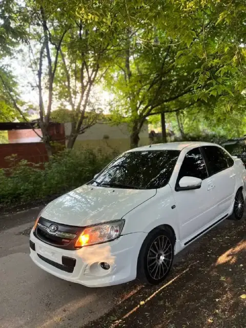 Собственник, lada granta sport 2015 год за машину не стыдно, вся в заводе полный сток, трасса вся ро... - фотография