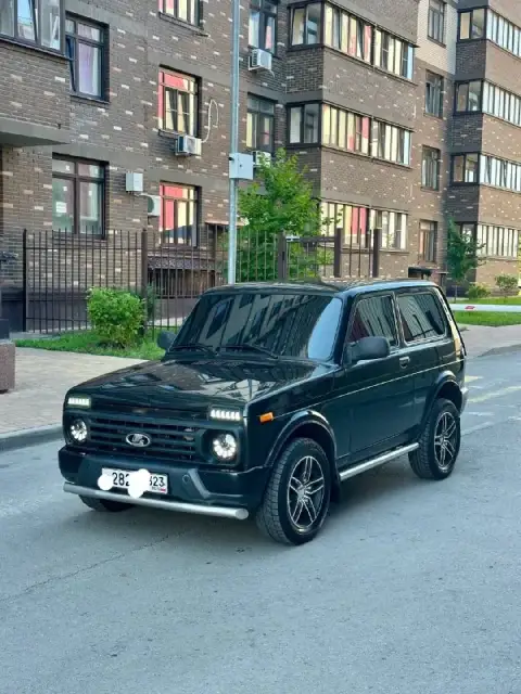 Продам ниву урбан! 2016г. Не путайте пожалуйста с обычной. Это разные автомобили (для понимающих) пе... - фотография