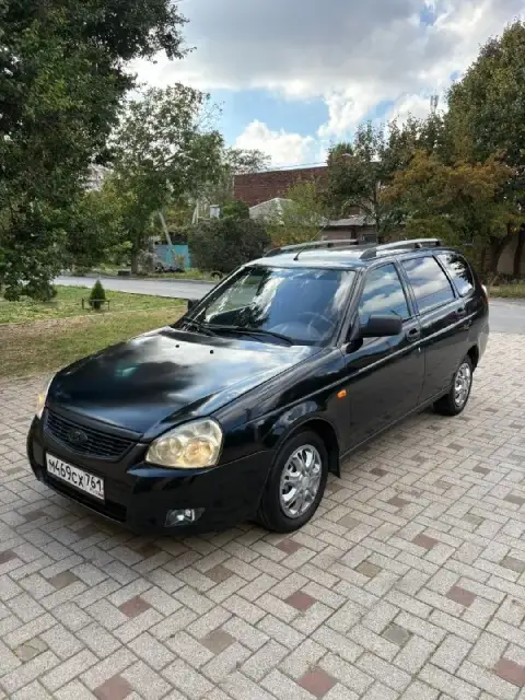 Продам lada priora универсал год 2012 состояние нормальное технически всё отлично мотор работает хор... - фотография