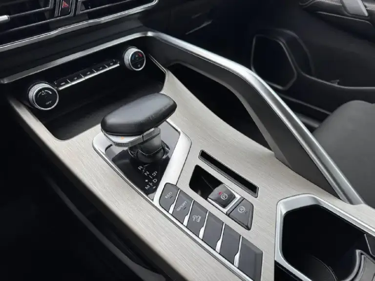 🏁В продаже geely coolray

Год выпуска: 2023
Пробег на табло: 78 456 км
Птс: электронный, юр. Чистый
Двигатель: 1.5 бензин
Трансмиссия: amt

Vin: y4k8622z9pb920834
Цена: 1 350 000 руб.

📞 + 7 (928) 113-61-61

Адрес: г. Ростов-на-дону,
Тц «сиверс», пр. Сиверса, 23 – как нас найти

Способы оплаты:
— Наличные;
— Кредит (20 банков);
— Безнал без ндс;
— Обмен на ваш авто.

Больше подробностей об авто и способах оплаты узнавайте у менеджера в @autozaorndbot
__________________

Смотрите все авто в наличии – https://autozao. Ru/

🗺️ Присоединяйтесь к авто зао в других городах:

— Москва
— Краснодар
— Екатеринбург - фотография - 7