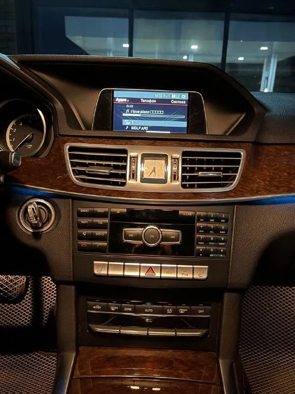 🚗Марка модель:mercedes-benz e-класс
🗓️Год выпуска: 2014 г.
💵Цена: 1650000 р.
🕹️Кпп: автомат 7 ступенчатая.
🛢️Объём: 2.0
⛽Тип двигателя: бензин
🏃🏻♂️Пробег: 243 000
🏙️Город: шахты
☎️Телефон: 89185769674
Автомобиль в отличном состоянии. Не требует никаких вложений.
После детейлинг процедур.
Сделано крупное то с заменой всех жидкостей.
Полностью обслужена.
Очень хорошая комплектация. Elegance особая серия. Работает абсолютно все.
Оригинальный, подтвержденный пробег, продажа от собственника. - фотография - 8