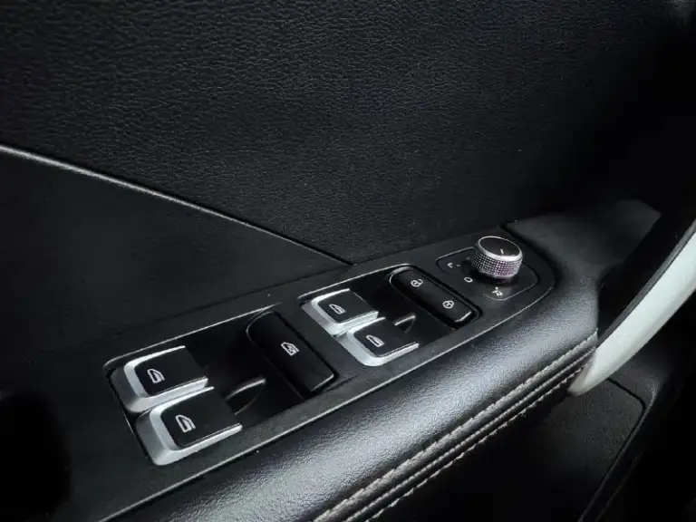 🏁В продаже geely coolray

Год выпуска: 2023
Пробег на табло: 78 456 км
Птс: электронный, юр. Чистый
Двигатель: 1.5 бензин
Трансмиссия: amt

Vin: y4k8622z9pb920834
Цена: 1 350 000
Новая цена: 1 320 000 руб.

📞 + 7 (928) 113-61-61

Адрес: г. Ростов-на-дону,
Тц «сиверс», пр. Сиверса, 23 – как нас найти

Способы оплаты:
— Наличные;
— Кредит (20 банков);
— Безнал без ндс;
— Обмен на ваш авто.

Больше подробностей об авто и способах оплаты узнавайте у менеджера в @autozaorndbot
__________________

Смотрите все авто в наличии – https://autozao. Ru/

🗺️ Присоединяйтесь к авто зао в других городах:

— Москва
— Краснодар
— Екатеринбург - фотография - 9