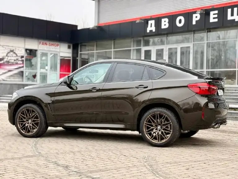✨ Bmw x6 (f16)

⭐️ Ключевые особенности:
- ✅ Год выпуска: 2017
- 🏎 Тип кузова: кросс-купе
- ⚙️ Двигатель: 3.0-литровый бензин, 306 л. С.
- 📊 Расход топлива: 9.5 л/100 км (город)
- 💨 Трансмиссия: 8-ступенчатый автомат

🔥 Премиальные опции:
- 🎧 Звук от harman kardon
- 🔦 Адаптивные фары
- 🍃 Открытие багажника ногой
- 🌡 Керамическая полировка кузова
В родном окрасе 💯%
🤝 Преимущества:
- 🟢 Юридически чистый
- 🚗 Полностью проверен
- 🩴 Возможен обмен, продажа в кредит

💰 Стоимость: 3 450 000 руб. (торг возможен)

☎️ Контакты:
- 📞 +7 (949) 910-02-20, +7 (909) 408-88-98
- 📱 Telegram, whatsapp
- Местоположение: донецк - фотография - 2