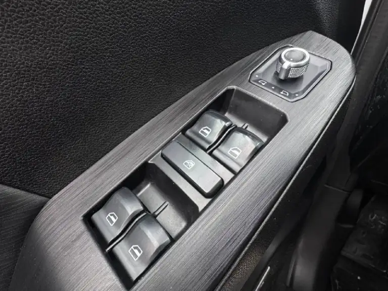 🏁В продаже haval jolion
Год выпуска: 2023
Пробег на табло: 65 000 км
Птс: электронный, юр. Чистый
Двигатель: 1.5 бензин
Трансмиссия: amt
Vin: xzgee04a7pa844777
Цена: 1 290 000 руб.
📞 +7 (938) 130-35-61
Адрес: г. Ростов-на-дону,
Тц «сиверс», пр. Сиверса, 23 – как нас найти
Способы оплаты:
— Наличные;
— Кредит (20 банков);
— Безнал без ндс;
— Обмен на ваш авто.
Больше подробностей об авто и способах оплаты узнавайте у менеджера @autozaorndbot
___________
Смотрите все авто в наличии – https://autozao. Ru/
🗺️ Присоединяйтесь к авто зао в других городах:
— Москва
— Краснодар
— Екатеринбург - фотография - 9