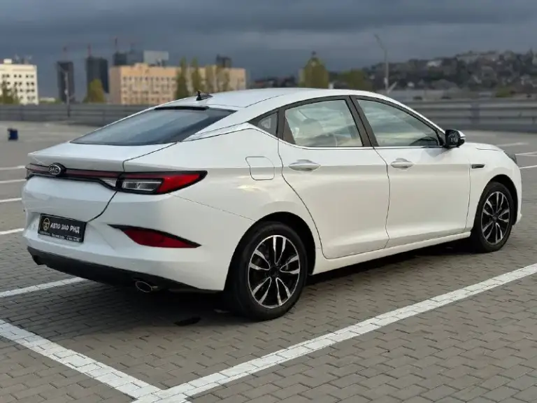 🚘 В продаже jac j7

Год выпуска: 2023
Пробег на табло: 58 403 км
Птс: электронный
Двигатель: 1.5 бензин
Трансмиссия: cvt

Vin: lj12fkt34p4024311
Цена: 940 000 руб.

📞 + 7 (938) 130-35-61

Адрес: г. Ростов-на-дону,
Тц «сиверс», пр. Сиверса, 23 – как нас найти

Способы оплаты:
— Наличные;
— Кредит (20 банков);
— Безнал без ндс;
— Обмен на ваш авто.

Больше подробностей об авто и способах оплаты узнавайте у менеджера @autozaorndbot
___________
Смотрите все авто в наличии – https://autozao. Ru/

Max. Ru/auto_zao_rnd 💬

🗺️ Присоединяйтесь к авто зао в других городах:

— Москва
— Краснодар
— Авто зао юг (новый регион) - фотография - 4