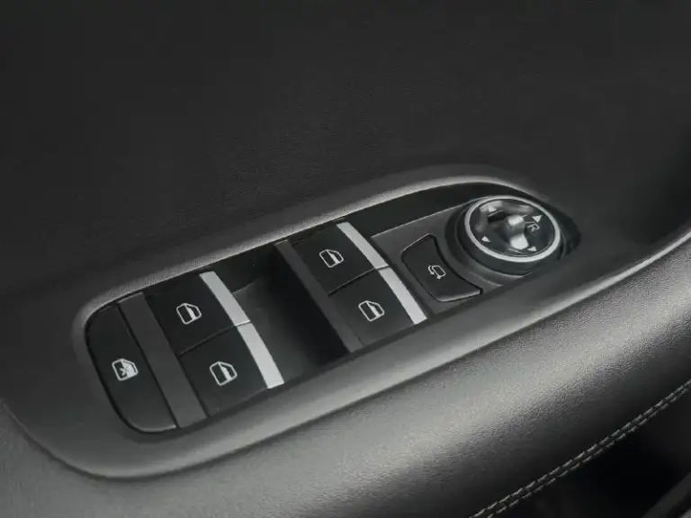🚘 В продаже chery tiggo 7 pro

Год выпуска: 2023
Пробег на табло: 54 978 км
Птс: электронный
Двигатель: 1.5 бензин
Трансмиссия: cvt

Vin: lvvdb21b8pd715981
Цена: 1 330 000 руб.

📞 + 7 (938) 130-35-61

Адрес: г. Ростов-на-дону,
Тц «сиверс», пр. Сиверса, 23 – как нас найти

Способы оплаты:
— Наличные;
— Кредит (20 банков);
— Безнал без ндс;
— Обмен на ваш авто.

Больше подробностей об авто и способах оплаты узнавайте у менеджера @autozaorndbot
___________

Смотрите все авто в наличии – https://autozao. Ru/

Max. Ru/auto_zao_rnd 💬

🗺️ Присоединяйтесь к авто зао в других городах:

— Москва
— Краснодар
— Авто зао юг (новый регион) - фотография - 9