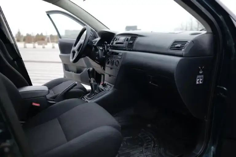 Продаётся надёжный и проверенный временем автомобиль toyota corolla 2005 года.
Авто в хорошем техническом состоянии, с экономичным и неприхотливым двигателем объёмом 1.6 литра.
По птс 3 владельца, по факту 2.
Механическая коробка передач.
Машина славится своей выносливостью, простотой в обслуживании и доступностью запчастей.
Салон ухоженный, никогда не курили.
Кузов в достойном состоянии для своих лет, требуется полировка. Автомобиль своевременно обслуживался, то 1000 км назад: замена масла, фильтров.
Зимняя резина в комплекте.
Готов к эксплуатации без дополнительных вложений.
Экономичный расход топлива, комфортная подвеска и легендарное японское качество.
Звоните или пишите — с радостью отвечу на все вопросы и договоримся о просмотре!
Город ростов
Контакты @neacident - фотография - 9