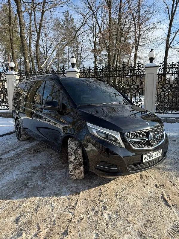 Mercedes v-class v250, 2018год, 190лс, 121 тыс км пробег, полный привод, автомобиль куплен у официального дилера, по факту 3й владелец, первый хоз это салон, и были перевес номеров
Зоны риски и пескоструя затянуты в пленку, так же авто покрыт керамикой, стоят улучшенные передние тормоза( суппорта и увеличенный тормозной диск) без проблем могу вернуть в стоковые. По комплектации камеры 360, музыка burmester, кожа nappa, задние форточки электро, черный потолок, удержание в полосе, обе электродвери, столик, датчик слепых зон, адаптивный круиз, адаптивные фары, дополнительно уставлен carplay, штатный webasto, оригинальный пробег, обслуживался у оф. Диллера, пробег подтвердит любой диллер mb, попутно обслуживал в клубном сервисе mb, для диагностики может выехать ростов+ отдам комплект летней резины с дисками. По автомобилю делать абсолютно ничего не нужно, недавно были заменены масла в редукторах и коробке
Цена 5🍋
Торг
Тел : +79493723676
Авто находится в донецке, днр - фотография - 2