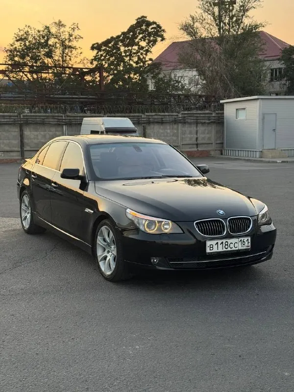 Бмв 5я серия в кузове е60
Год выпуска 2003
Мотор 3 литра 231 л. С. М54b30
Акпп 6ти ступка zf
Пробег 325.000 км.
Последние 8 лет в одних руках

Полный фарш, в том числе опция dynamic drive
Установлена магнитола android с камерой заднего вида

Машина полностью обслужена (500 км назад заменено масло, месяц назад сделана химчистка салона)

Цена 1.150.000
Осмотр - ростов-на-дону

Телефон для связи 8-989-633-84-31 - фотография - 3
