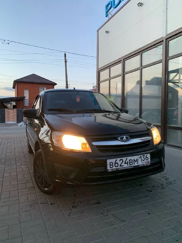 Продаю lada granta, 2014 год, лифтбек.

Машина в хорошем состоянии: садись и езжай. Ничего вкладывать не надо. Кузов целый, дно и стаканы живые, ржавчины нет. Техника идеально, каждый день на ходу, никаких проблем. Пробег настоящий, в такси не была.

Всё работает: электроусилитель руля, стеклоподъёмники, обогревы. Документы чистые. Могу сходить с вами в мрэо при оформлении.

Могу обменять на авто подешевле — ваша доплата. Или оформим в кредит.

-Цена: 295 тыс. ₽.
Осмотр: ростов, батайск. Возможна доставка по договорённости.
Пишите в личные сообщения или звоните:
Эдуард: +7 906 181-92-15
Дмитрий: +7 903 488-68-38

Vk. Ru/eduard. Kucherov - фотография - 2