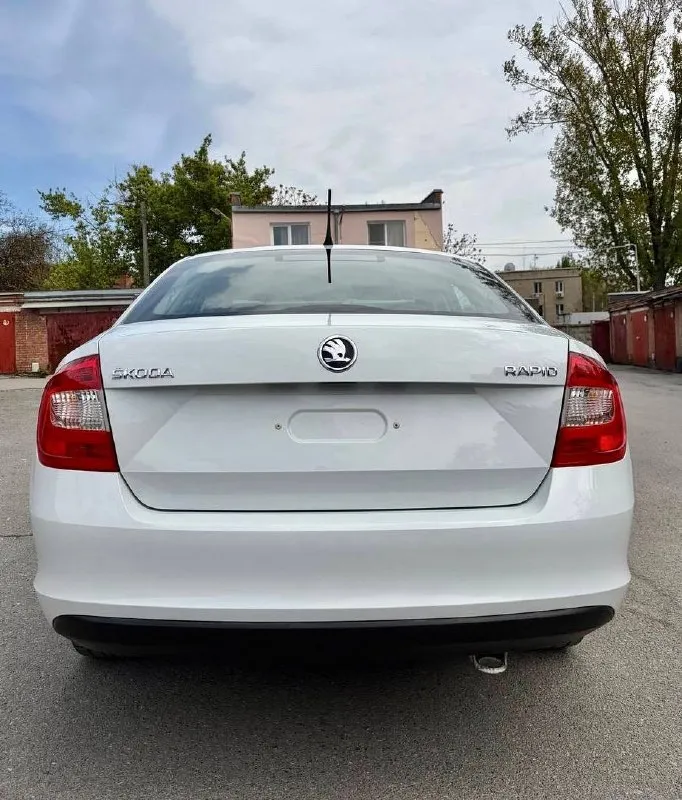 Продаю свой автомобиль skoda rapid 2015 год, приобретался на
Подарок, не понравился.
Двигатель 1.2 (75 л. С. ), кпп механика. Пробег авто 103.000, гаражное хранение.
Кондиционер, подогревы сидений и зеркал, traction control.
Полностью обслужен, после широкого комплекса услуг по уходу. ( мойка радиоторов, мойка моторного отсека, мойка подвески, полировка, химчистка с разбором, антибактериальная обработка).
Свежая резина 2 комплекта.
Очень экономичный и приятный автомобиль для езды по городу и трассе.
Вложений не требует.
Восстановлена оптика и установлены led лампы.
Птс оригинал 960.000₽
Телефон для связи 89287555304 - фотография - 4