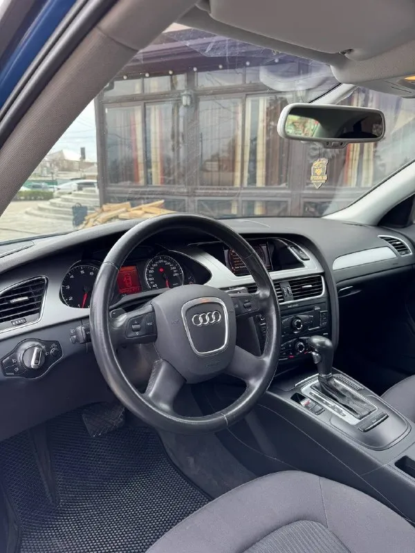 Продам
Audi a4 b8🚙
2011 Год 🔹
Зелёная✅ автотека (без дтп)
Машина в очень хорошем состоянии и с родным пробегом, не крученным, что очень редко в наше время.
Пробег:204 тысячи с копейками.
По кузову:даже малейшего намёка на рыжик вы не найдёте, машина вся одного цвета нет разноцветных деталей матовости и прочего.
Цвет очень и очень красивый, виды собирает сходу!)особенно когда выезжает с автомойки блестит как зеркало наполированное!)
По технике:
1️⃣Мотор коробка в идеальнейшем состоянии смысла даже нет об этом говорить потому что не пинков не посторонних звуков нет, проехала 1500 км уровень масла совсем не изменился, на этих машинах это об очень многом говорит!
В машине уверен, повезёт куда угодно и когда угодно вообще без проблем!)

Ростов(западный)🌇
89185273229
89885494892
89966137738
Звоните не стесняйтесь либо пишите в личку рад буду ответить!
Цена машины 965 + торг - фотография - 5