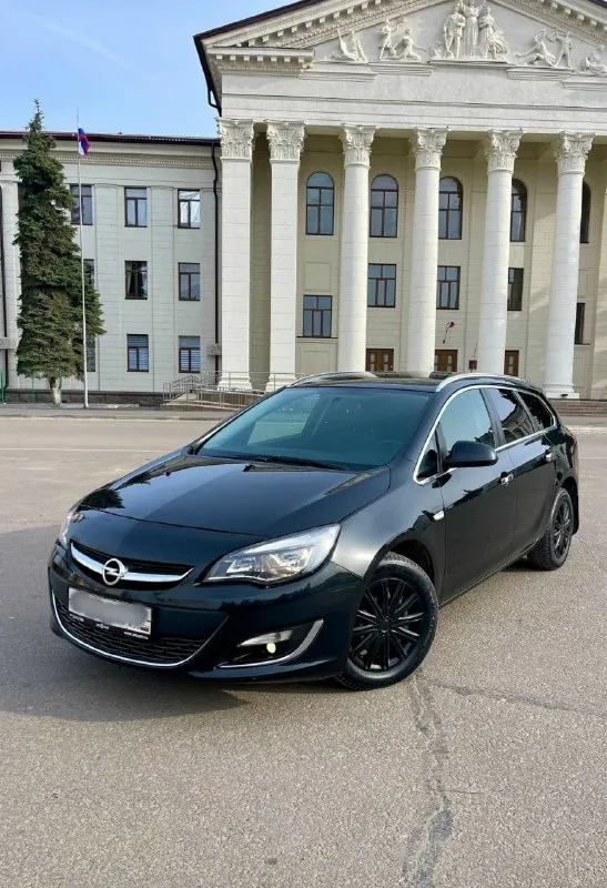 Опель астра j 2013г. Автомат в строгом чёрном цвете.
Цена 740тыс торг.
Один бережный владелец за все время!
Кузов в хорошем состоянии для своих лет… без гнили, жуков, ржавчины и других неприятностей!двигатель 1,4 т бензин( масло не ест!! Очень резвый!! ) и автоматическая коробка передач( переключений даже не слышно !!) работают идеально! Ходовая обслужена полностью !! В салоне тишина! Машина на дороге стоит как на рельсах!!
Были устранены болячки этой модели, а именно установлен новый теплообменник, помпа и поменян комплект всех прокладок двс! + замена масла и фильтров!
Пробег 192тыс. Км.
2-Х зонный климат контроль
Круиз контроль
4 Электро стеклоподъёмника с доводчиками
Задний парктроник
Комбинированный салон ( в идеальном состоянии)
Сервисные книги, два ключа, резина «мишлен»
Дно, пороги, стаканы, лонжероны, место под запаску, низа дверей, проёмы всё в отличном состоянии! Документы в полном порядке!вин номер и номер двс заводские, хорошо читаемые и совпадают с птс
Цена 740 тыс.
Лнр краснодон

Контакты:
+79590109990 - фотография - 1