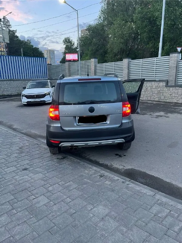 В продаже шкода йети
703.000 Руб
Автомобиль чешской сборки.
Год выпуска 2012
Пробег 215.000
1 Собственник в птс
1.8 Турбо gen2 мотор на мкпп и полном приводе
По комплектации магнитола, 2 передних стеклоподъемника, климат, подогревы, задний ряд трансформер
Кузов требует внимания
Проемы и крыша в родной краске, по кузову в основном вторичный окрас, присутствует вспучивание краски там, сям, дно живое без дыр. Двери по низам живые.
89282277992

Связь: vk. Ru/id264854784 - фотография - 2