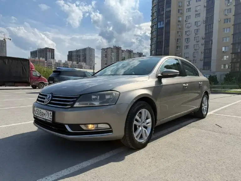 Volkswagen passat b7 2012 1.8 6-ти ступенчатая механика. Автомобиль в достойном состоянии, приобретался на пробеге 177 тыс. Км. , с июля 2022 года в одной семье, в дтп не участвовал, расчетов страховой не производилось, оригинальный птс. С момента покупки обслуживается у одного механика, понимающего в автомобилях vag группы, замена масла каждые 8,000 км. (liqui moly leichtlauf hc7 5w-40), масло не ест, посторонних звуков по ходовой нет, бензин исключительно 95 (в основном лукойл экто) на пробеге 218 тыс. Км. Произведен капитальный ремонт двигателя (с расточкой блока/головки, заменой поршневой группы, вкладышей, клапанов с направляющими и много другого, подробнее по телефону), заменен комплект сцепления (ставился оригинал - luk). Из последнего - заменена помпа (в сборе с корпусом), полностью заменен антифриз, установлен маслоотделитель следующего поколения. Состояние кузова на фото (присутствуют сколы лкп на кузовных элементах автомобиля, сквозных коррозий нет)
+79515017852 Евгений - фотография - 3