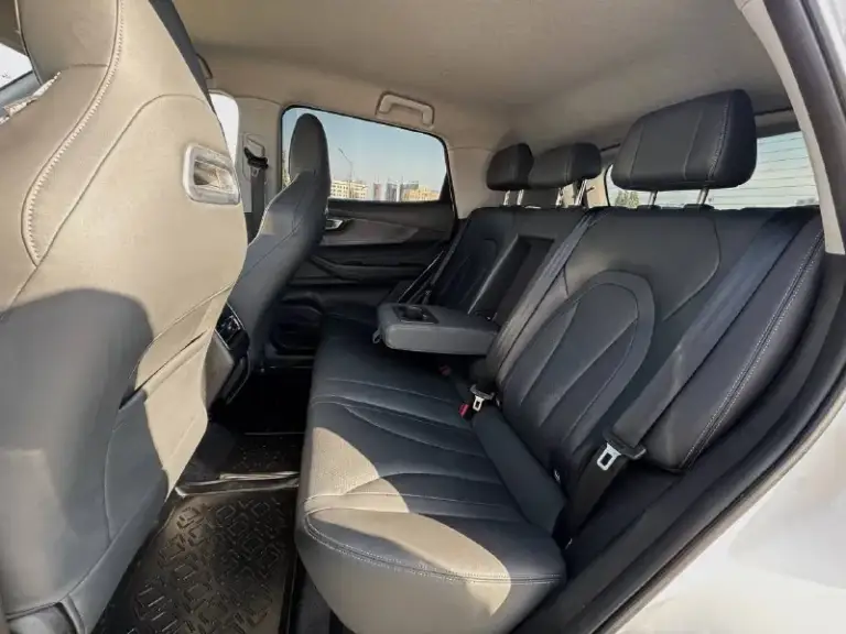 🚘 В продаже chery tiggo 4

Год выпуска: 2025
Пробег на табло: 21 427 км
Птс: электронный, юр. Чистый
Двигатель: 1.5 бензин
Трансмиссия: aмт

Vin: ededb21bxsc014665
Цена: 1 580 000
Новая цена: 1 560 000 руб.

📞 + 7 (938) 130-35-61

Адрес: г. Ростов-на-дону,
Тц «сиверс», пр. Сиверса, 23 – как нас найти

Способы оплаты:
— Наличные;
— Кредит (20 банков);
— Безнал без ндс;
— Обмен на ваш авто.

Больше подробностей об авто и способах оплаты узнавайте у менеджера 📲 @autozaorndbot
___________

Подбор авто – @auto_zao_bot 🤖
Все авто – https://autozao. Ru/ 🌐
Мax. Ru/auto_zao_rnd 💬

🗺️ Присоединяйтесь к авто зао :

— Москва
— Краснодар
— Новая адыгея - фотография - 9