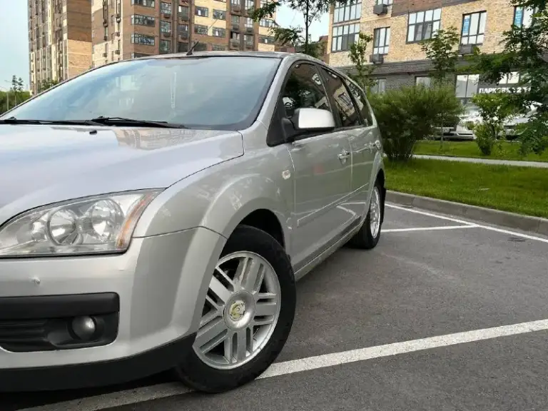 Продам ford focus 2, 1.8, 2007 г.
Автомобиль в родном окрасе, без дтп. 2 владельца. Птс оригинал
Пробег 162 000
Цена: 340 000

По ходовой части ничего не гремит, не стучит.
Коробка работает без нареканий.

Комплектация:
Кондиционер
Подогрев лобового стекла
Подогрев заднего стекла
Подогрев передних сидений
2 Передних стеклоподъёмника

По двигателю работает ровно, тихо, едет бодро. Расход масла около 700 мл на 1000 км по городу, по трассе масло практически не расходует, есть сизый дым.

По документам чистый без штрафов и ограничений

Цену указал минимальную с учетом недостатков
Находится в ростове-на-дону, александровка
+79047773584
Вк: vk. Ru/vbezborod - фотография - 3