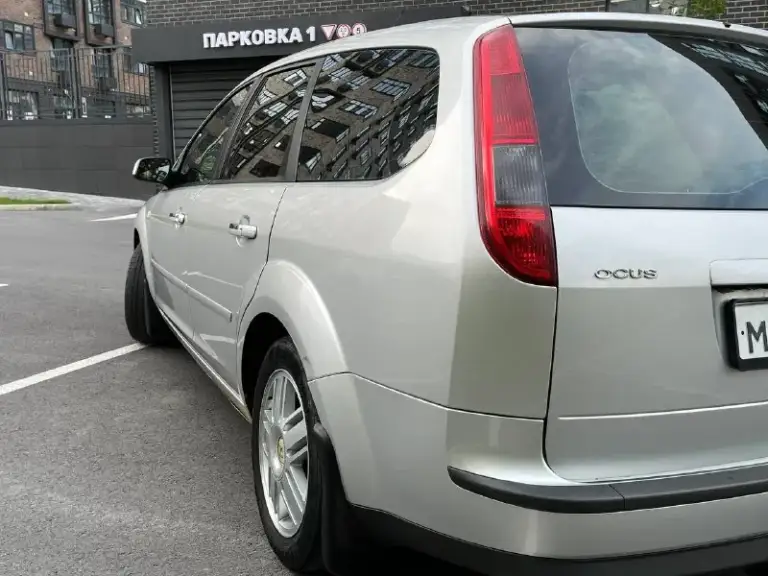 Продам ford focus 2, 1.8, 2007 г.
Автомобиль в родном окрасе, без дтп. 2 владельца. Птс оригинал
Пробег 162 000
Цена: 340 000

По ходовой части ничего не гремит, не стучит.
Коробка работает без нареканий.

Комплектация:
Кондиционер
Подогрев лобового стекла
Подогрев заднего стекла
Подогрев передних сидений
2 Передних стеклоподъёмника

По двигателю работает ровно, тихо, едет бодро. Расход масла около 700 мл на 1000 км по городу, по трассе масло практически не расходует, есть сизый дым.

По документам чистый без штрафов и ограничений

Цену указал минимальную с учетом недостатков
Находится в ростове-на-дону, александровка
+79047773584
Вк: vk. Ru/vbezborod - фотография - 4