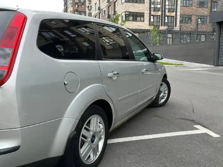 Продам ford focus 2, 1.8, 2007 г.
Автомобиль в родном окрасе, без дтп. 2 владельца. Птс оригинал
Пробег 162 000
Цена: 340 000

По ходовой части ничего не гремит, не стучит.
Коробка работает без нареканий.

Комплектация:
Кондиционер
Подогрев лобового стекла
Подогрев заднего стекла
Подогрев передних сидений
2 Передних стеклоподъёмника

По двигателю работает ровно, тихо, едет бодро. Расход масла около 700 мл на 1000 км по городу, по трассе масло практически не расходует, есть сизый дым.

По документам чистый без штрафов и ограничений

Цену указал минимальную с учетом недостатков
Находится в ростове-на-дону, александровка
+79047773584
Вк: vk. Ru/vbezborod - фотография - 5