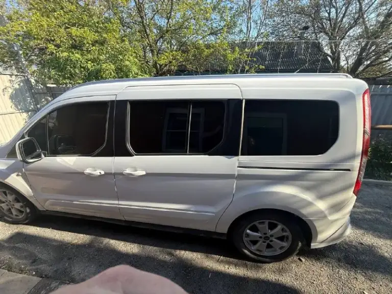 Ford tourneo connect: универсальный помощник для семьи и бизнеса

Практичный грузопассажирский минивэн, сочетающий вместительность фургона и комфорт легкового автомобиля. Идеален для семейных путешествий, перевозки грузов и решения бизнес‑задач.

2016 Год, 180000 км 1.5 турбо-дизель 120сил не так давно пригнали с европы, экспортировали исключительно в семейном режиме
Цена 1 800 000руб
Авто личное, по всем интересующимся вопросам звоните или пишите +79064146900 - фотография - 3