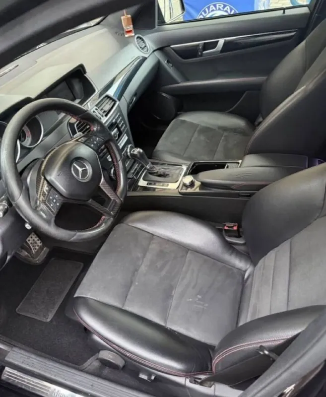 Mercedes-benz c-class (w204) 1.6 amg-пакет. Очень живое состояние!

Продаётся легендарный mercedes-benz c-class в вкусной комплектации.

Автомобиль 2012 года, сердце — надёжный экономичный двигатель 1.6 (бензин). Главная фишка: полноценный amg-пакет.

✅ Состояние: живой, ухоженный автомобиль. Краска радует глаз — сколы и царапины в пределах разумного (это не новая машина, скину на полировку )

✅ Салон: кожа, электрорегулировки работают как часы. Торпедо не скрипит.

✅ Техника: двигатель 1.6 заводится с пол-оборота, не ест масло, не дымит. Коробка переключается плавно, без пинков. Ходовая "собранная"

Недавно поменял масла с фильтрами в коробке и двигателе, сел поехал, делать ничего не нужно, езжу каждый день.

Комплектация:

🔹 Amg внешний пакет

🔹Кожаный салон, черный потолок

🔹 Электропривод сидений

🔹2Х зонный климат-контроль

🔹 Подогрев передних сидений и зеркал

🔹 Парктроники, bluetooth

🔹 Мульти руль, круиз контроль

🔹Датчик дождя
Обмен не интересен.
1,5 🍋

Звоните или пишите 8906 420 20 64 - фотография - 1