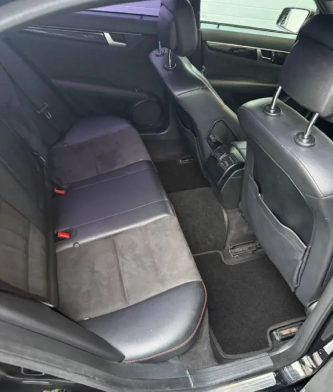 Mercedes-benz c-class (w204) 1.6 amg-пакет. Очень живое состояние!

Продаётся легендарный mercedes-benz c-class в вкусной комплектации.

Автомобиль 2012 года, сердце — надёжный экономичный двигатель 1.6 (бензин). Главная фишка: полноценный amg-пакет.

✅ Состояние: живой, ухоженный автомобиль. Краска радует глаз — сколы и царапины в пределах разумного (это не новая машина, скину на полировку )

✅ Салон: кожа, электрорегулировки работают как часы. Торпедо не скрипит.

✅ Техника: двигатель 1.6 заводится с пол-оборота, не ест масло, не дымит. Коробка переключается плавно, без пинков. Ходовая "собранная"

Недавно поменял масла с фильтрами в коробке и двигателе, сел поехал, делать ничего не нужно, езжу каждый день.

Комплектация:

🔹 Amg внешний пакет

🔹Кожаный салон, черный потолок

🔹 Электропривод сидений

🔹2Х зонный климат-контроль

🔹 Подогрев передних сидений и зеркал

🔹 Парктроники, bluetooth

🔹 Мульти руль, круиз контроль

🔹Датчик дождя
Обмен не интересен.
1,5 🍋

Звоните или пишите 8906 420 20 64 - фотография - 3