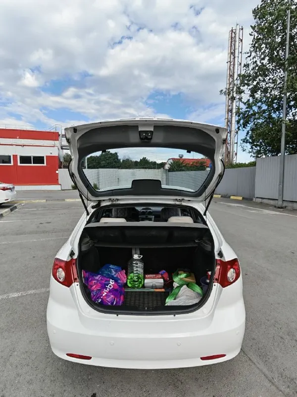🚗Марка модель: chevrolet lacetti
🗓️Год выпуска: 2008
💵Цена: 700к рублей
🕹️Кпп: механика
🛢️Объём: 1.6 л
⛽Тип двигателя: бензин
🏃🏻‍♂️Пробег: 88 580 км🏙️город: новочеркасск
☎️Телефон: +79508448243
Родной пробег, комплектация sx, зелёная автотека. Без дтп, зимняя резина в комплекте. - фотография - 6