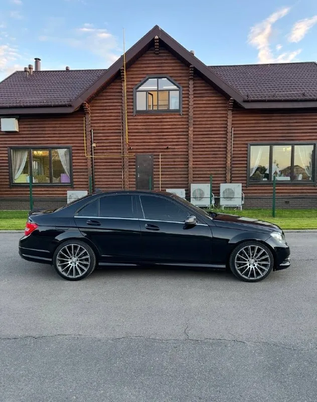 Продам мерседес с класс amg
Двигатель 3.5 автомат
Год 2008. Пробег 235,000 тыс км
Двигатель гильзован работает четко не слышно вообще коробка переключает отлично без нареканий ходовая вся новая стойки пружины в круг только поменял. Тормозная система вся обслужена новая в круг
Кузов в достойном состоянии
Выхлоп amg 6.3.
Amg диски от 222 на резине michelin
Музыка кар плей черный потолок
Салон в шикарном состояние не просижен и не рваный состояние отличное
Цена 1.375,000 торг у капота доброму человеку строго звонки 89807447123
Или тг xxx777001
Могу пригнать доставить в ваш город
Vk. Ru/id567408355 - фотография - 4