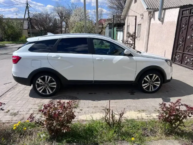 Продаю свой авто.
Lada vesta sw cross
Год выпуска: 2021
Цена: 1.150.000 (торг у капота)
Мкпп
1.6 Двигатель бензин (масло не жрет)
110.000 Км пробег
Ростов-на-дону
Телефон для связи - 8928-756-28-80
8989-510-00-20

Машина в отличном состоянии по технике, по салону. Дтп не было, частичный окрас капота спереди (20 см). Есть небольшие коцки, вообще не критично. Торг у капота и по факту. - фотография - 4