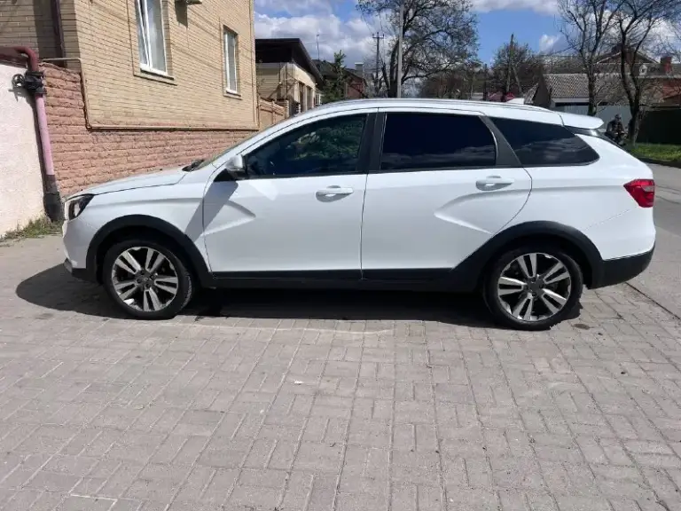 Продаю свой авто.
Lada vesta sw cross
Год выпуска: 2021
Цена: 1.150.000 (торг у капота)
Мкпп
1.6 Двигатель бензин (масло не жрет)
110.000 Км пробег
Ростов-на-дону
Телефон для связи - 8928-756-28-80
8989-510-00-20

Машина в отличном состоянии по технике, по салону. Дтп не было, частичный окрас капота спереди (20 см). Есть небольшие коцки, вообще не критично. Торг у капота и по факту. - фотография - 6
