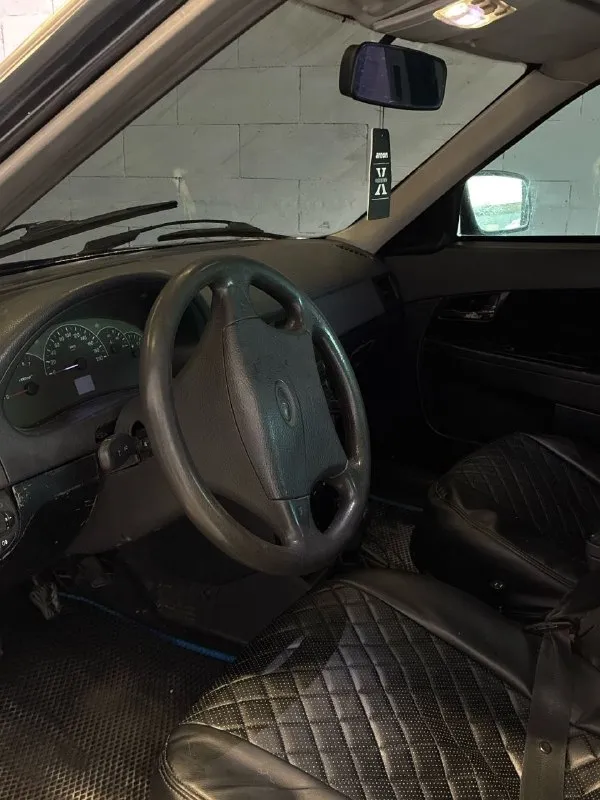 Продается автомобиль priora 2009 года выпуска. Автомобиль состоит на учете, имеютсся регистрационные номера, птс и стс; продажа осуществляется собственником.
Комплектация: без кондиционера, 2 подушки безопасности, стандартный двигатель.
Техническое состояние: зимой был произведен капитальный ремонт двигателя, в начале июня — капитальный ремонт коробки передач. Установлен тракт стт, а также установлена прошивка euro 0 с функцией «попкорн». Обслужена ходовая часть. Требуется установка нового сцепления.
Цена: 150 000 рублей.
Местоположение: ростов-на-дону.
89270684258
@Faquzer - фотография - 3