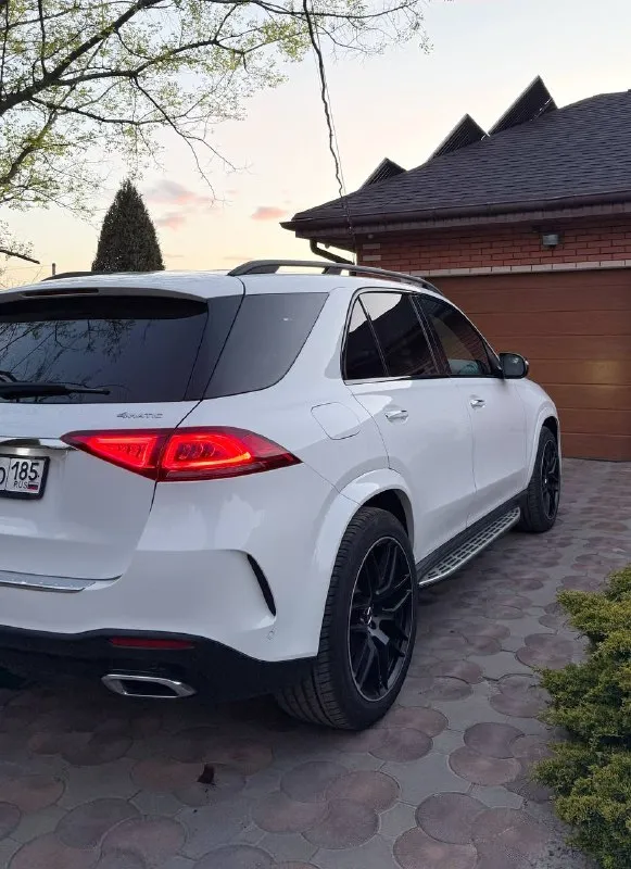 Цена: 5.100🍋₽ торг
Mercedes gle 350
Год выпуска: 2019 год
Двигатель 2.0 бензин
Пробег: 103 000 км
Я один собственник в рф. Полностью обслужен,2 комплекта новых шин.
Отличное состояние.
+79900060031 Роман - фотография - 2