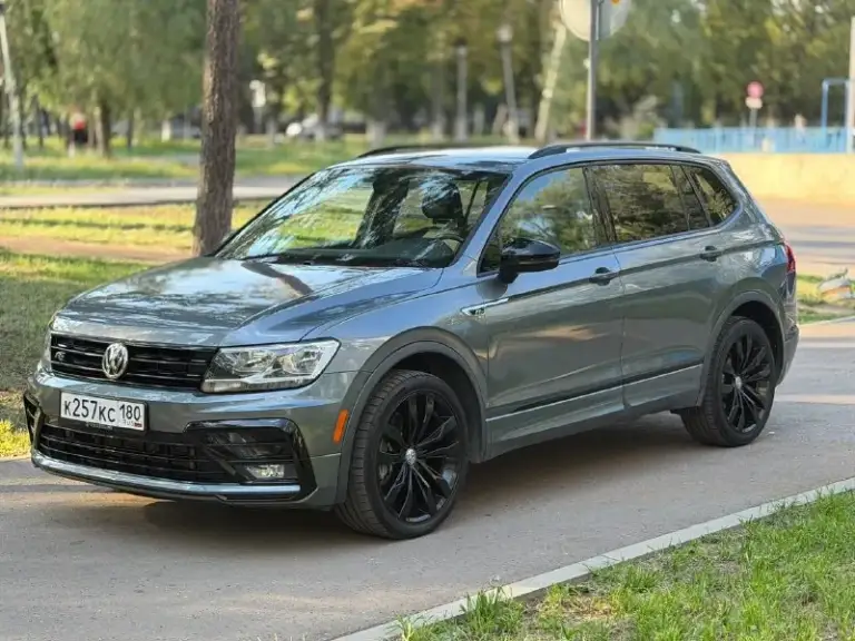 ✅ Volkswagen tiguan r-line
✅ 2021/05 Год выпуска
✅ Мотор 2.0 turbo (187 л. С. )
✅ Акпп 8-ст. Aisin
✅ Пробег 67.000 км
✅ 1 Собственник (птс)

Автомобиль в идеальнейшем состоянии. Был привезен в феврале 2025 года, напрямую из сша (аукцион) с минимальными повреждениями. Безопасность полностью целая. Не одна подушка не стреляла!
Кузов отполирован и покрыт керамикой. Салон и кузов в идеальном состоянии! Автомобиль полностью обслужен.
Мотор и коробка работают без нареканий.
Установлен дорогой свет в два этажа.

Цена: 3.199🍋 торг у капота!
Возможна продажа в кредит ✅

Просьба воздуханам и перекупам не звонить!

Осмотр: г. Донецк- харцызск
+79495312545 Telegram, max - фотография - 2