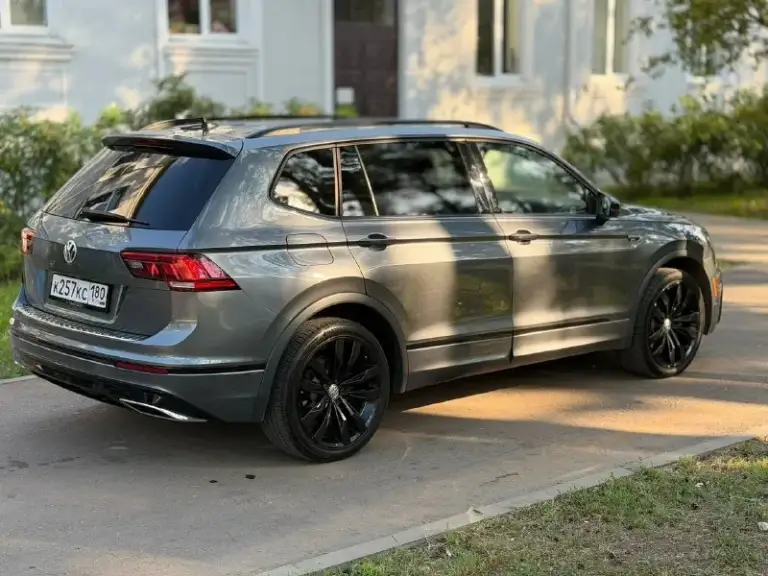 ✅ Volkswagen tiguan r-line
✅ 2021/05 Год выпуска
✅ Мотор 2.0 turbo (187 л. С. )
✅ Акпп 8-ст. Aisin
✅ Пробег 67.000 км
✅ 1 Собственник (птс)

Автомобиль в идеальнейшем состоянии. Был привезен в феврале 2025 года, напрямую из сша (аукцион) с минимальными повреждениями. Безопасность полностью целая. Не одна подушка не стреляла!
Кузов отполирован и покрыт керамикой. Салон и кузов в идеальном состоянии! Автомобиль полностью обслужен.
Мотор и коробка работают без нареканий.
Установлен дорогой свет в два этажа.

Цена: 3.199🍋 торг у капота!
Возможна продажа в кредит ✅

Просьба воздуханам и перекупам не звонить!

Осмотр: г. Донецк- харцызск
+79495312545 Telegram, max - фотография - 4